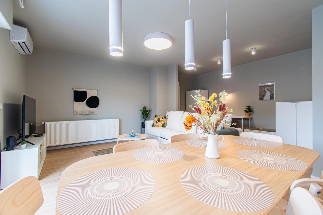Flexible Selfcheckins 58, 59 & 60 - - Loggia - New - Luxury Daire Zagreb